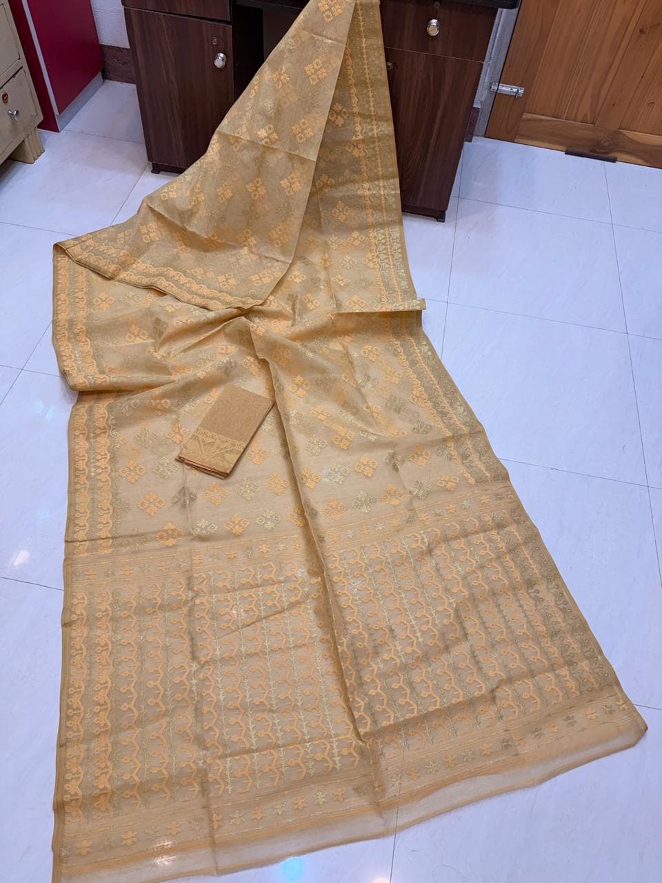 Indian Ethnic Wear Dhakai Jamdani Silk | Zyanira